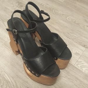 Platform high heel sandals
